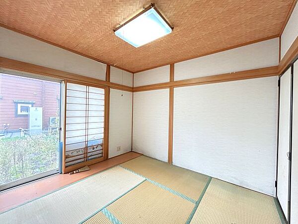 【現況販売】1階和室別アングルです。