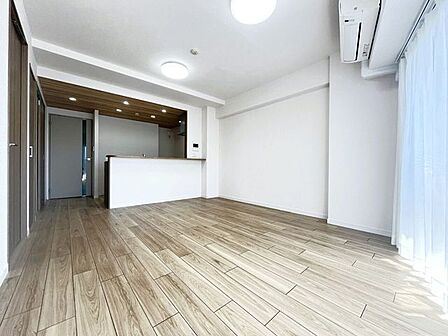 家具のレイアウトも自由自在なので、ご家族の理想のスペースが作り上げられます。素敵なインテリアに囲まれた、自分好みの空間を。