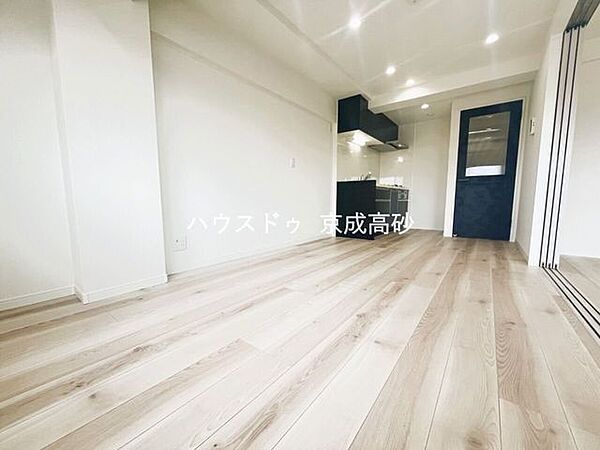 飾り過ぎないシンプルな内装と偏り過ぎないデザインで統一しました。