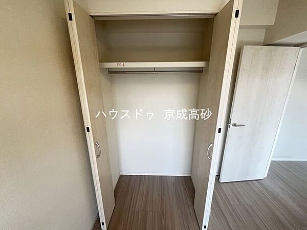 適材適所の収納付きです。