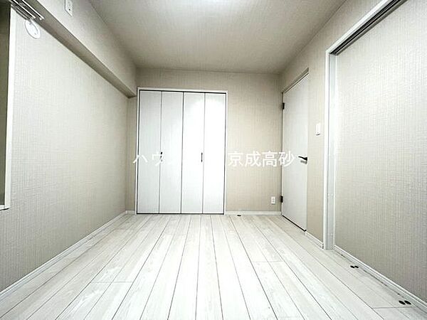 毎日の疲れを癒す主寝室。リラックスできる時間をお過ごしください。