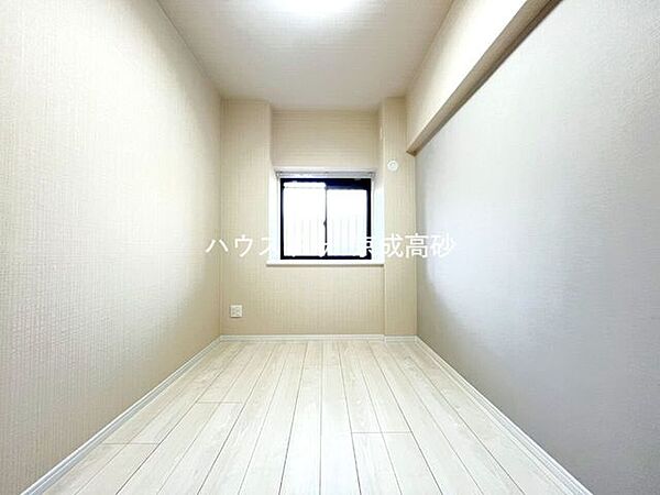 毎日の疲れを癒す主寝室。リラックスできる時間をお過ごしください。