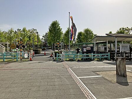 新宿交通公園 1320m