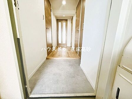 お家に出会う人々を出迎える玄関だからこそ、広々清潔感あふれる空間にしたいですね!