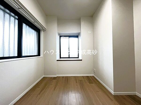 毎日の疲れを癒す主寝室。リラックスできる時間をお過ごしください。