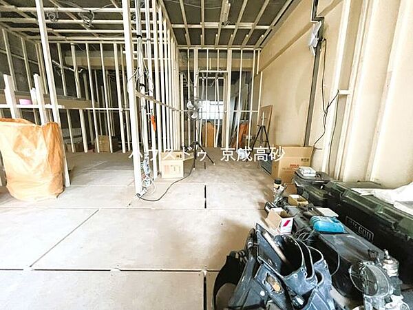 お子様の成長と共に「住まい方」も変化していきます。居室にはクローゼットを完備し、自由度の高い家具の配置が叶うシンプルな空間です。