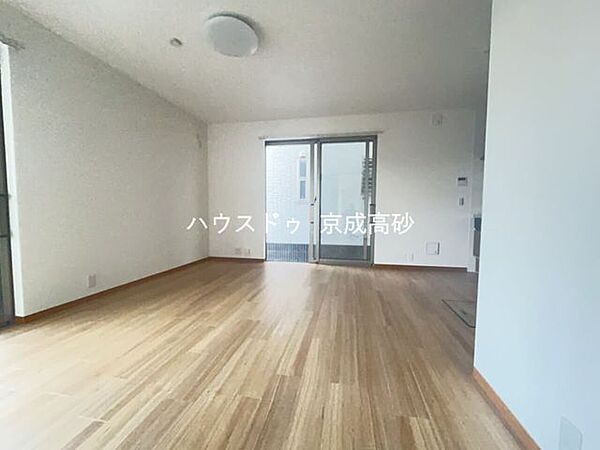 飾り過ぎないシンプルな内装と偏り過ぎないデザインで統一しました。
