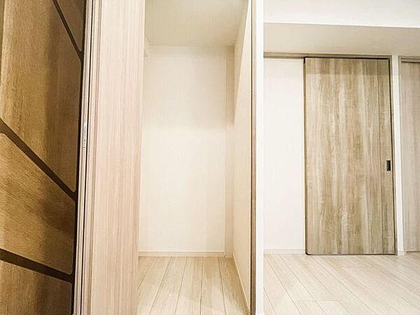 適材適所の収納付きです。