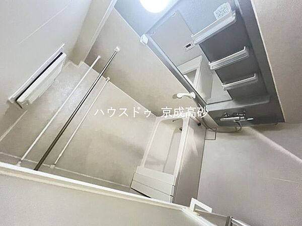 広い浴槽で足を伸ばせば1日の疲れも癒されます。落ち着いた雰囲気で、毎日のバスタイムが楽しみになりそうです。