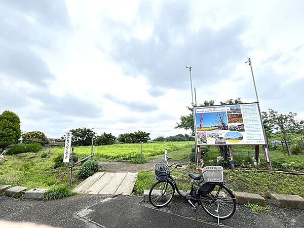 中川やしおフラワーパーク 370m