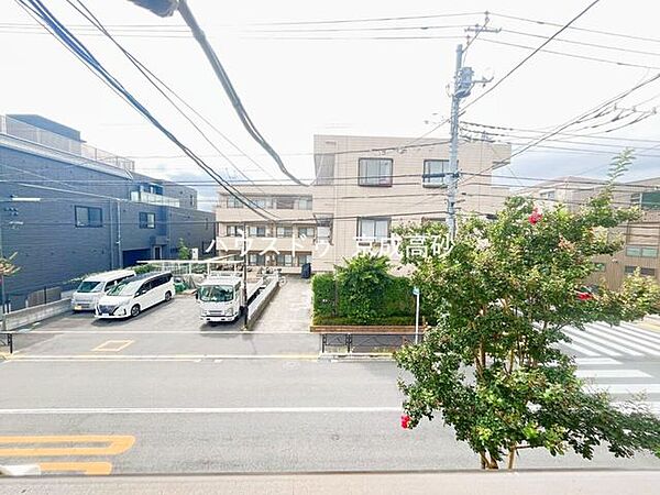 住戸からの眺望です。陽当り、通風良好です。