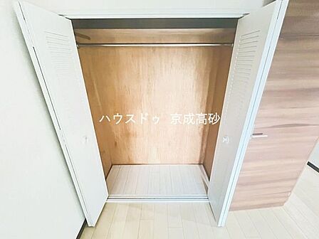 適材適所の収納付きです。