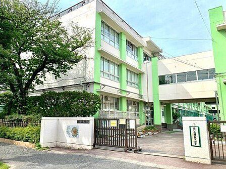 葛飾区立上千葉小学校 80m