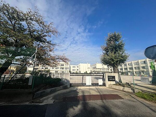 松戸市立北部小学校 370m