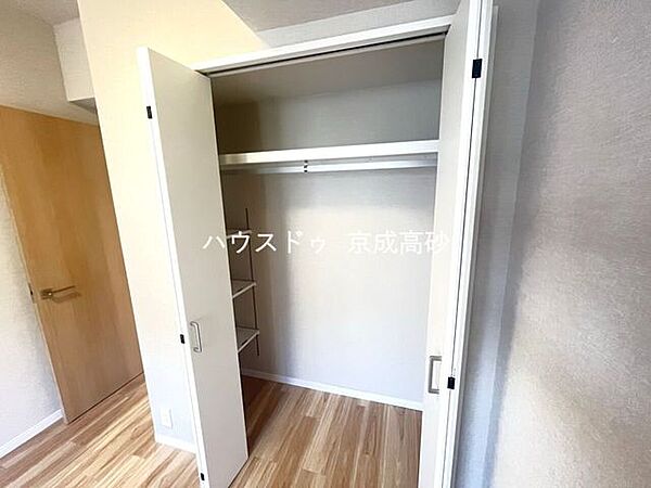 適材適所の収納付きです。