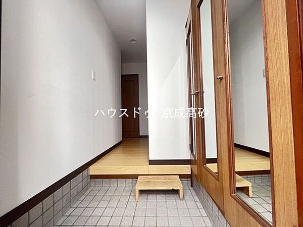 大型の下駄箱収納でお気に入りの靴もたっぷり収納できますね！