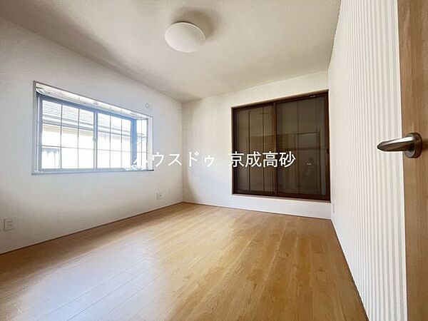 毎日の疲れを癒す主寝室。リラックスできる時間をお過ごしください。