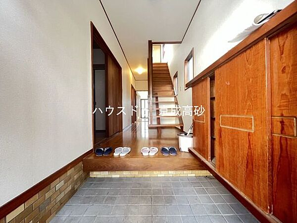 お家に出会う人々を出迎える玄関だからこそ、広々清潔感あふれる空間にしたいですね！