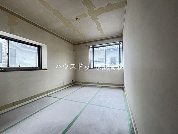 お子様の成長と共に「住まい方」も変化していきます。居室にはクローゼットを完備し、自由度の高い家具の配置が叶うシンプルな空間です。