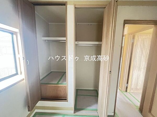 適材適所の収納付きです。