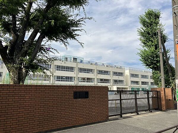 葛飾区立東綾瀬小学校 380m
