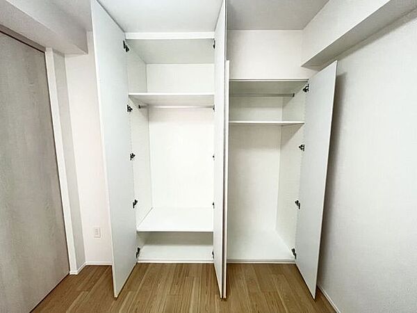 適材適所の収納付きです。