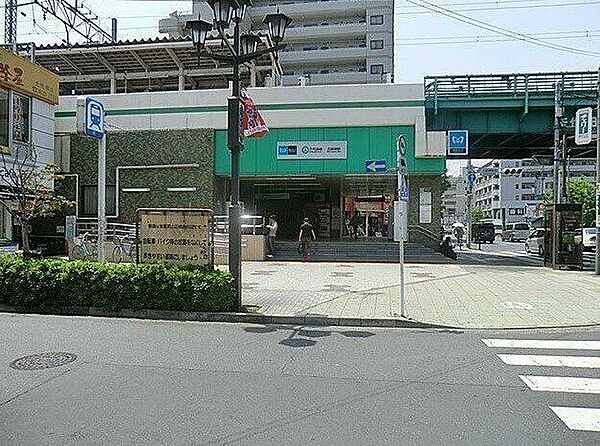北綾瀬駅 1040m