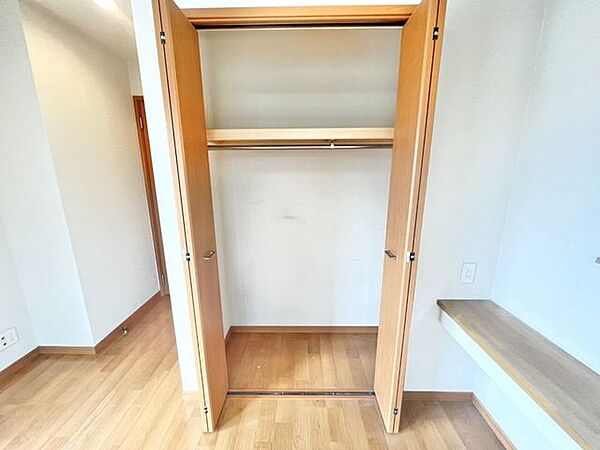 適材適所の収納付きです。