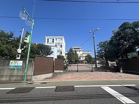 市川市立八幡小学校 450m