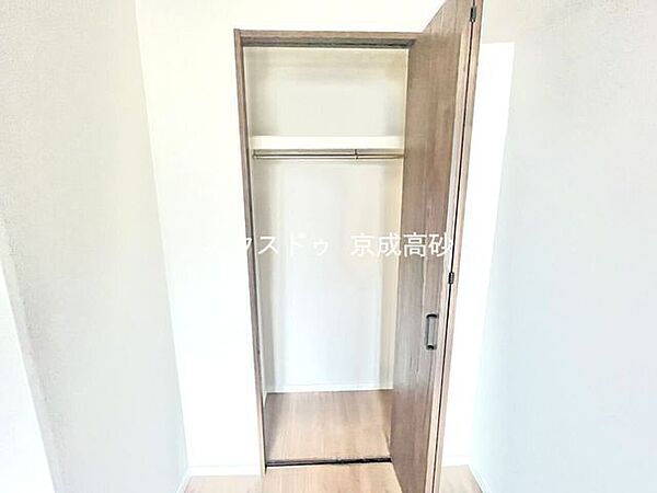 適材適所の収納付きです。