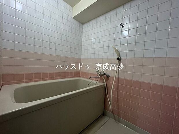 シンプルな浴室