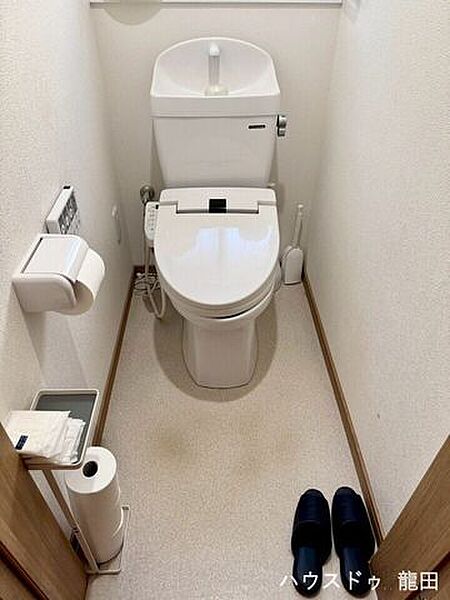手入れの行き届いた白ベースの空間。シンプルで使いやすい設備が、日々の快適な暮らしを支えます。