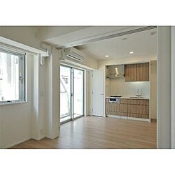 ドゥーエ三田 302 3階1Kのリビング/ダイニング