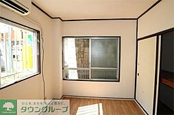 マンションうぐいす 101 1階ワンルームのリビング/ダイニング