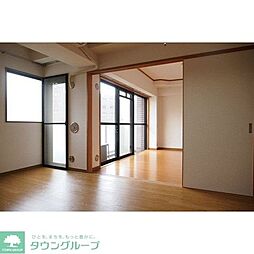 ヴィルヌーブ南麻布 402 4階2LDKのリビング/ダイニング