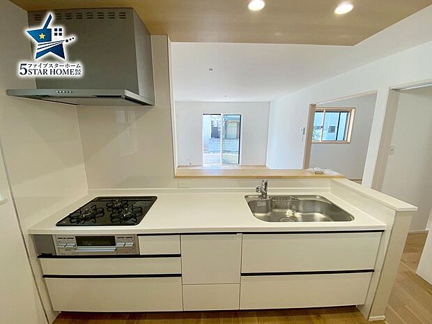 カウンターシステムキッチンが魅力的です♪