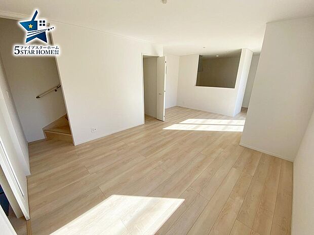 人気のリビング階段!LDK18.3帖♪