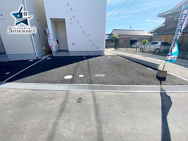 駐車場2台並列駐車可能です!