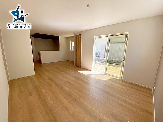 キッチンからリビングの見守りが可能です！