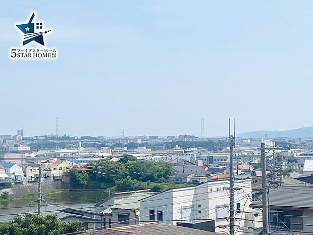 バルコニーから明石海峡大橋が一望できます♪