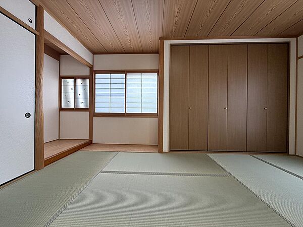 【和室/約7.5帖】寒い時期には、こたつを出すのもおすすめです♪