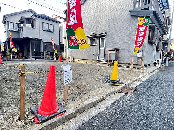 【現地写真】LDK含む全居室収納付き+SIC+駐車スペース1台分確保(車種による)の「3LDK」間取りプランをご用意。すっきり片付く、広々居住空間♪