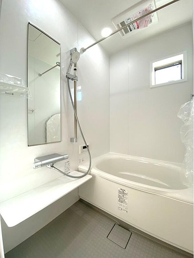 一坪サイズの浴室ではゆったりとした入浴時間を過ごすことができますね。