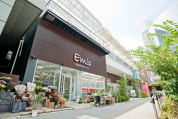 【ショッピングセンター】Emio　Higashi-Kurume(エミオ東久留米)まで1464ｍ