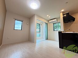 シャレード 2階1LDKのリビング/ダイニング