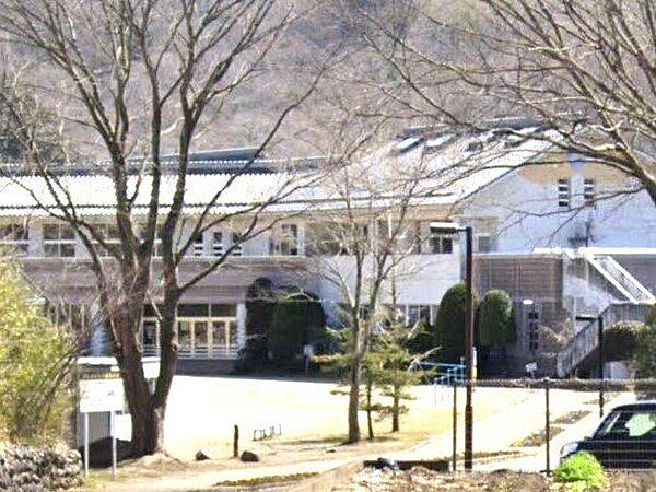 川崎町立富岡小学校 1900m