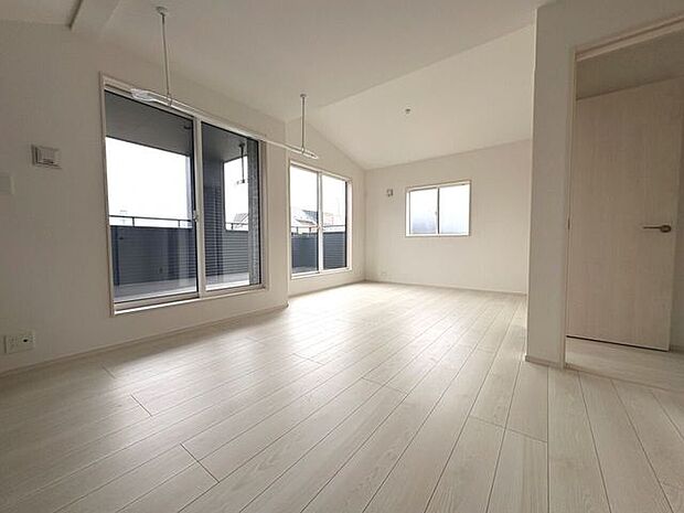 5.25帖+5.62帖の洋室。お子様の成長に合わせて4LDKにも5LDKにも対応できる間取り!