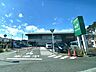 周辺：みやぎ生協 八木山店9時30分～22時まで営業しております。（日曜日は9時開店）クリーニング・花屋・理容室がテナントとして設置されております。 1100m