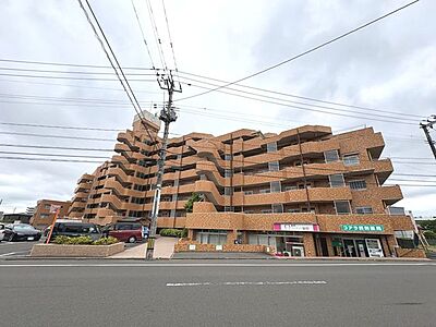 外観:長町南駅徒歩13分!小中学校やスーパー、ショッピングモールが徒歩13分圏内に揃った環境です。 外観:長町南駅徒歩13分!小中学校やスーパー、ショッピングモールが徒歩13分圏内に揃った環境です。