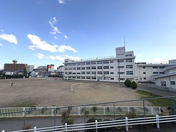 鹿野小学校 600m